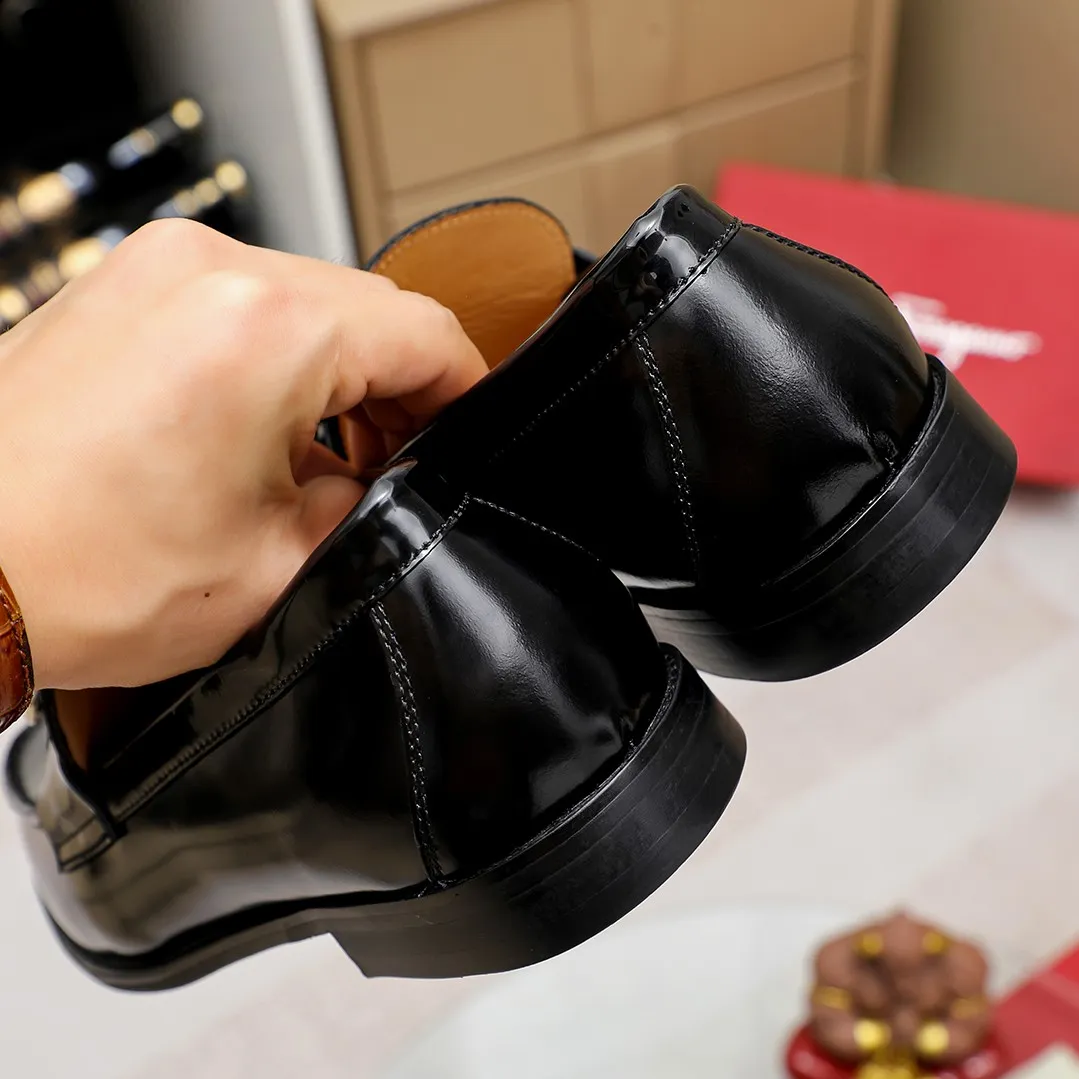 Men's shoes 💰420 🔥Ferragamo's new men's casual slip-on shoes🇨🇳Official website original 1:1 mold, original quality💯Fine workmanship, high-end luxury☘The upper is made of imported Italian first-layer cowhide🌴Luxurious water dyeing🐂Leather lining🍓Rubber wear-resistant and non-slip outsole, breathable and comfortable to wear🍍The first choice for high-taste men, color optional! Code number 38-45